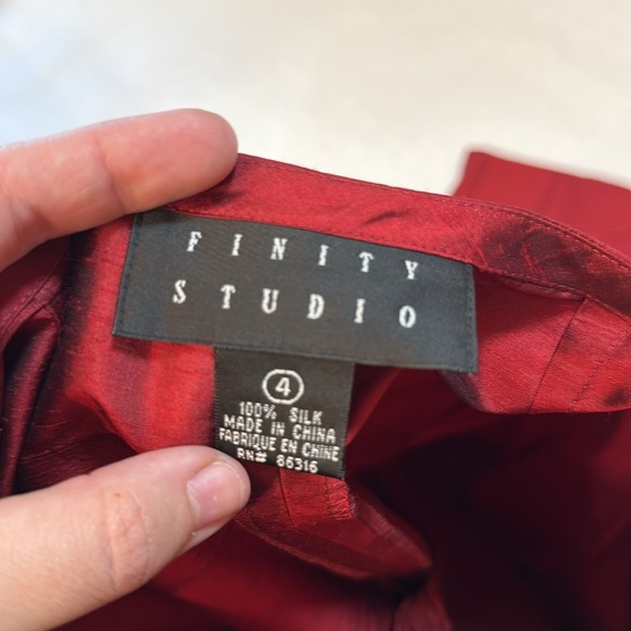 VTG Finity Studio Red 100% Silk 2-Piece Pantsuit Blazer & Trousers Women’s Sz 6 - Picture 9 of 14